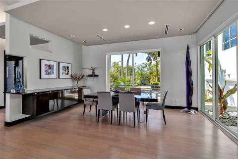 House in Sarasota, Florida 4 bedrooms, 574.69 sq.m. № 2396374 - photo 26