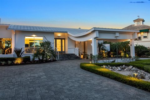 House in Sarasota, Florida 4 bedrooms, 574.69 sq.m. № 2396374 - photo 14