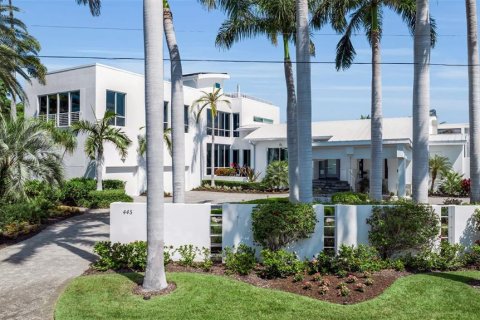 House in Sarasota, Florida 4 bedrooms, 574.69 sq.m. № 2396374