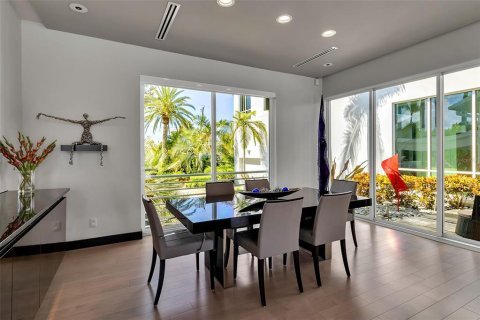 House in Sarasota, Florida 4 bedrooms, 574.69 sq.m. № 2396374 - photo 27