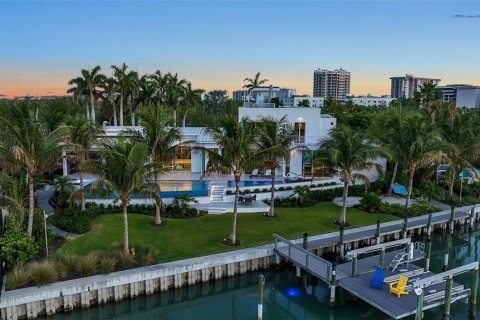 House in Sarasota, Florida 4 bedrooms, 574.69 sq.m. № 2396374 - photo 3