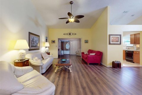 House in New Smyrna Beach, Florida 2 bedrooms, 116.59 sq.m. № 2234941 - photo 9
