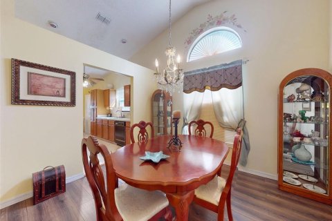 House in New Smyrna Beach, Florida 2 bedrooms, 116.59 sq.m. № 2234941 - photo 14