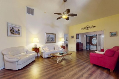 House in New Smyrna Beach, Florida 2 bedrooms, 116.59 sq.m. № 2234941 - photo 15