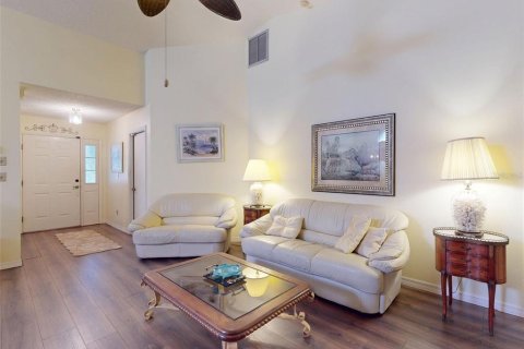 House in New Smyrna Beach, Florida 2 bedrooms, 116.59 sq.m. № 2234941 - photo 11