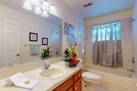 House in New Smyrna Beach, Florida 2 bedrooms, 116.59 sq.m. № 2234941 - photo 7