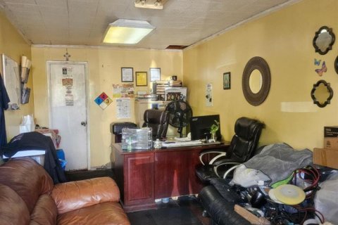 Propiedad comercial en venta en Pembroke Park, Florida № 2154634 - foto 17