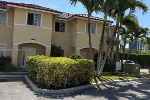 Touwnhouse à North Miami Beach, Floride 3 chambres, 105.07 m2 № 2076684