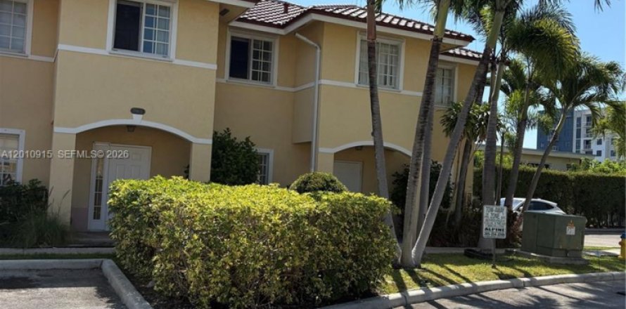Touwnhouse à North Miami Beach, Floride 3 chambres, 105.07 m2 № 2076684