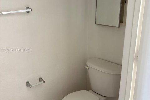 Touwnhouse à louer à North Miami Beach, Floride: 3 chambres, 105.07 m2 № 2076684 - photo 5