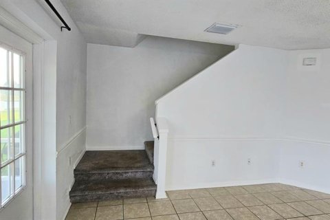 Townhouse in Brandon, Florida 2 bedrooms, 107.67 sq.m. № 2235201 - photo 4
