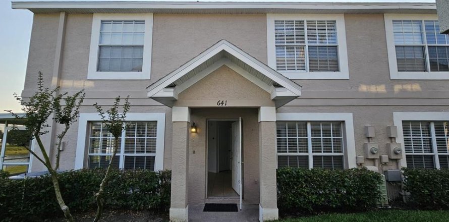 Townhouse in Brandon, Florida 2 bedrooms, 107.67 sq.m. № 2235201