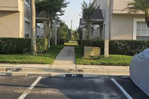 Townhouse in Brandon, Florida 2 bedrooms, 107.67 sq.m. № 2235201 - photo 28