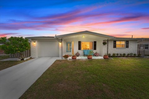 Casa en Holiday, Florida 2 dormitorios, 95.97 m2 № 2234576