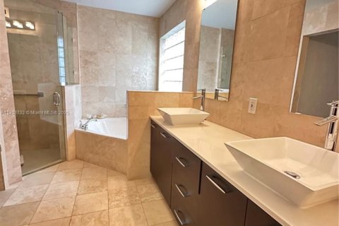 Villa ou maison à vendre à Doral, Floride: 4 chambres, 198.63 m2 № 1973995 - photo 30
