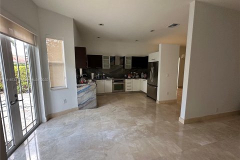 Villa ou maison à vendre à Doral, Floride: 4 chambres, 198.63 m2 № 1973995 - photo 25