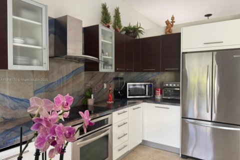 Villa ou maison à vendre à Doral, Floride: 4 chambres, 198.63 m2 № 1973995 - photo 7