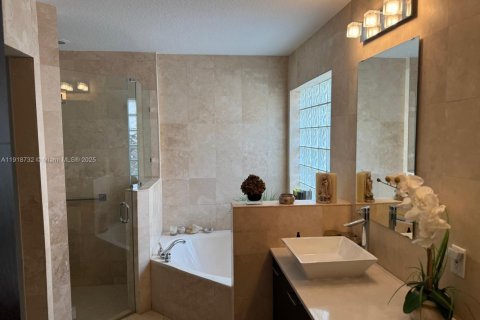Villa ou maison à vendre à Doral, Floride: 4 chambres, 198.63 m2 № 1973995 - photo 10