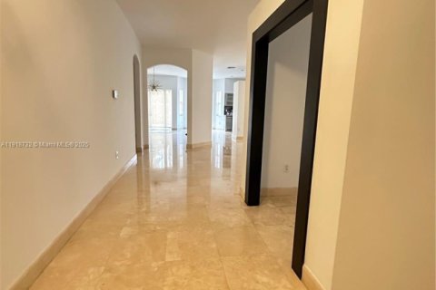 Villa ou maison à vendre à Doral, Floride: 4 chambres, 198.63 m2 № 1973995 - photo 15