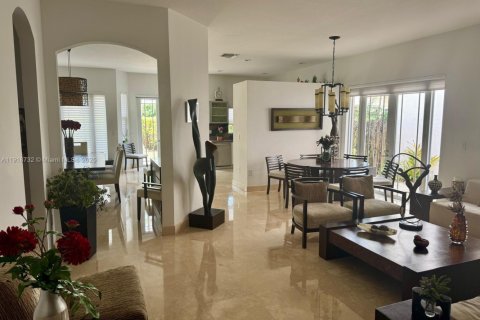 Villa ou maison à vendre à Doral, Floride: 4 chambres, 198.63 m2 № 1973995 - photo 4