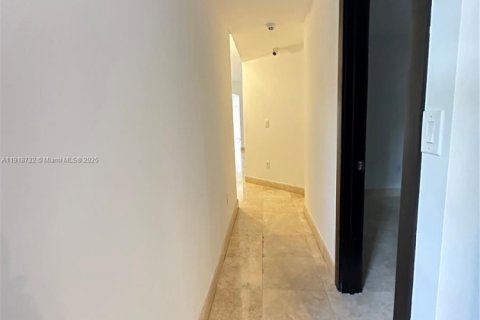 Villa ou maison à vendre à Doral, Floride: 4 chambres, 198.63 m2 № 1973995 - photo 21