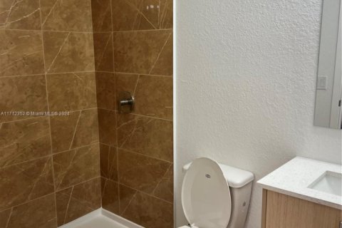 House in AURORA in Florida City, Florida 5 bedrooms, 176.7 sq.m. № 1726304 - photo 21