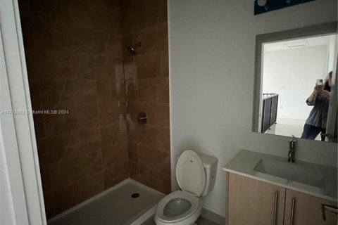 House in AURORA in Florida City, Florida 5 bedrooms, 176.7 sq.m. № 1726304 - photo 7