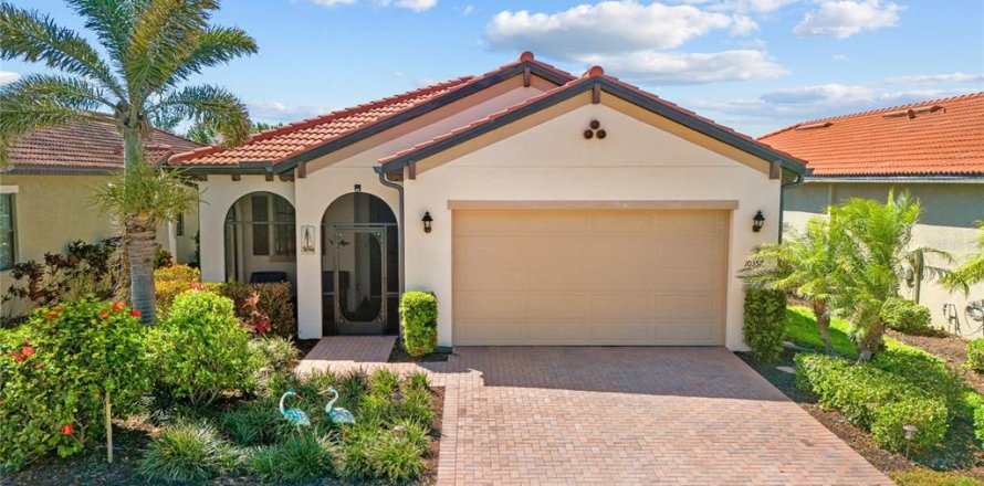 House in Venice, Florida 2 bedrooms, 176.51 sq.m. № 1719963