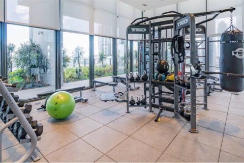 Condo in Miami, Florida, 1 bedroom  № 2242294 - photo 25