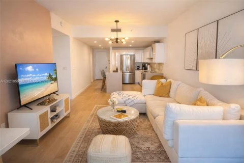 Condo in Miami, Florida, 1 bedroom  № 2242294 - photo 3