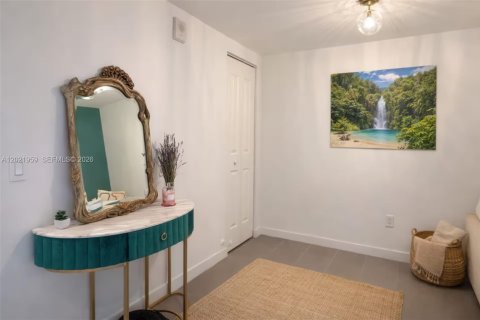 Condo in Miami, Florida, 1 bedroom  № 2242294 - photo 14