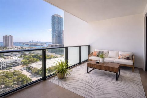 Condo in Miami, Florida, 1 bedroom  № 2242294 - photo 16
