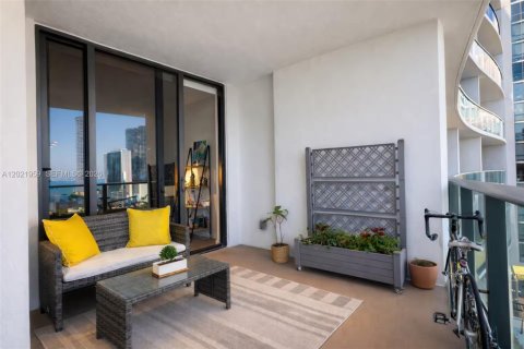 Condo in Miami, Florida, 1 bedroom  № 2242294 - photo 17