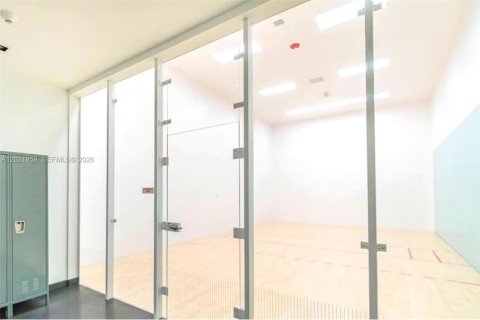 Condo in Miami, Florida, 1 bedroom  № 2242294 - photo 26