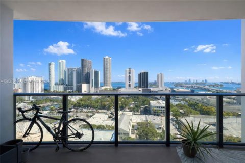 Condo in Miami, Florida, 1 bedroom  № 2242294 - photo 18