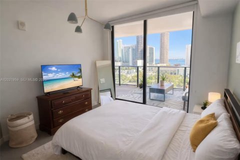 Condo in Miami, Florida, 1 bedroom  № 2242294 - photo 7