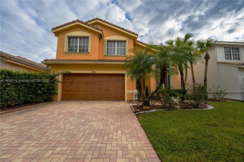 House in Delray Beach, Florida 3 bedrooms, 253.9 sq.m. № 1970356 - photo 1
