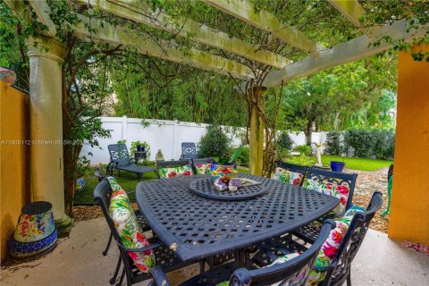 House in Delray Beach, Florida 3 bedrooms, 253.9 sq.m. № 1970356 - photo 14