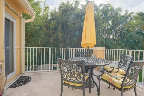 House in Delray Beach, Florida 3 bedrooms, 253.9 sq.m. № 1970356 - photo 24