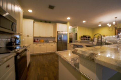 House in Delray Beach, Florida 3 bedrooms, 253.9 sq.m. № 1970356 - photo 11