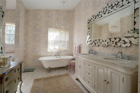 House in Delray Beach, Florida 3 bedrooms, 253.9 sq.m. № 1970356 - photo 22