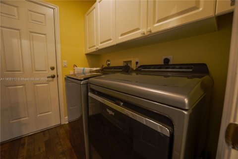 House in Delray Beach, Florida 3 bedrooms, 253.9 sq.m. № 1970356 - photo 16