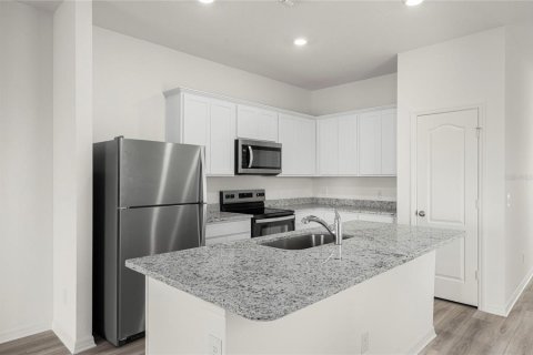 House in Lake Alfred, Florida 3 bedrooms, 135.54 sq.m. № 1902583 - photo 5