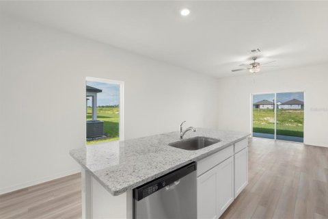 House in Lake Alfred, Florida 3 bedrooms, 135.54 sq.m. № 1902583 - photo 6
