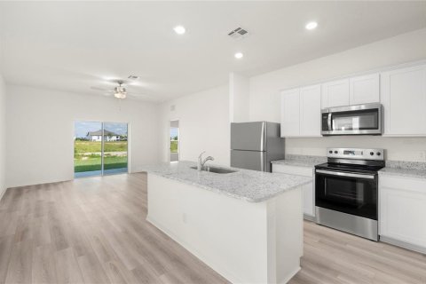 House in Lake Alfred, Florida 3 bedrooms, 135.54 sq.m. № 1902583 - photo 7