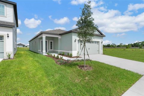 House in Lake Alfred, Florida 3 bedrooms, 135.54 sq.m. № 1902583 - photo 4