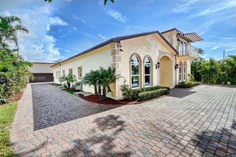 Villa ou maison à louer à Boca Raton, Floride: 6 chambres, 339 m2 № 1990313 - photo 3