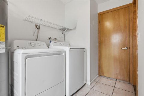 Casa en venta en Dania Beach, Florida, 3 dormitorios, 170.75 m2 № 2048658 - foto 27