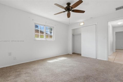 Casa en venta en Dania Beach, Florida, 3 dormitorios, 170.75 m2 № 2048658 - foto 25