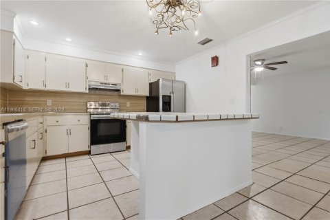 Casa en venta en Dania Beach, Florida, 3 dormitorios, 170.75 m2 № 2048658 - foto 11